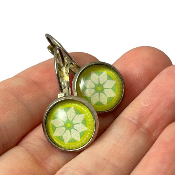 Leverback Earrings Green Geometric Star Pattern Silver Tone - Picture 5 of 6